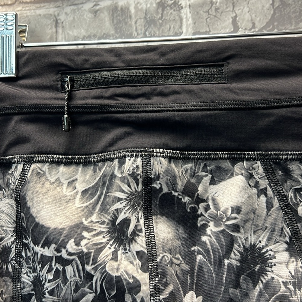 Lululemon leggings - Picture 6 of 8